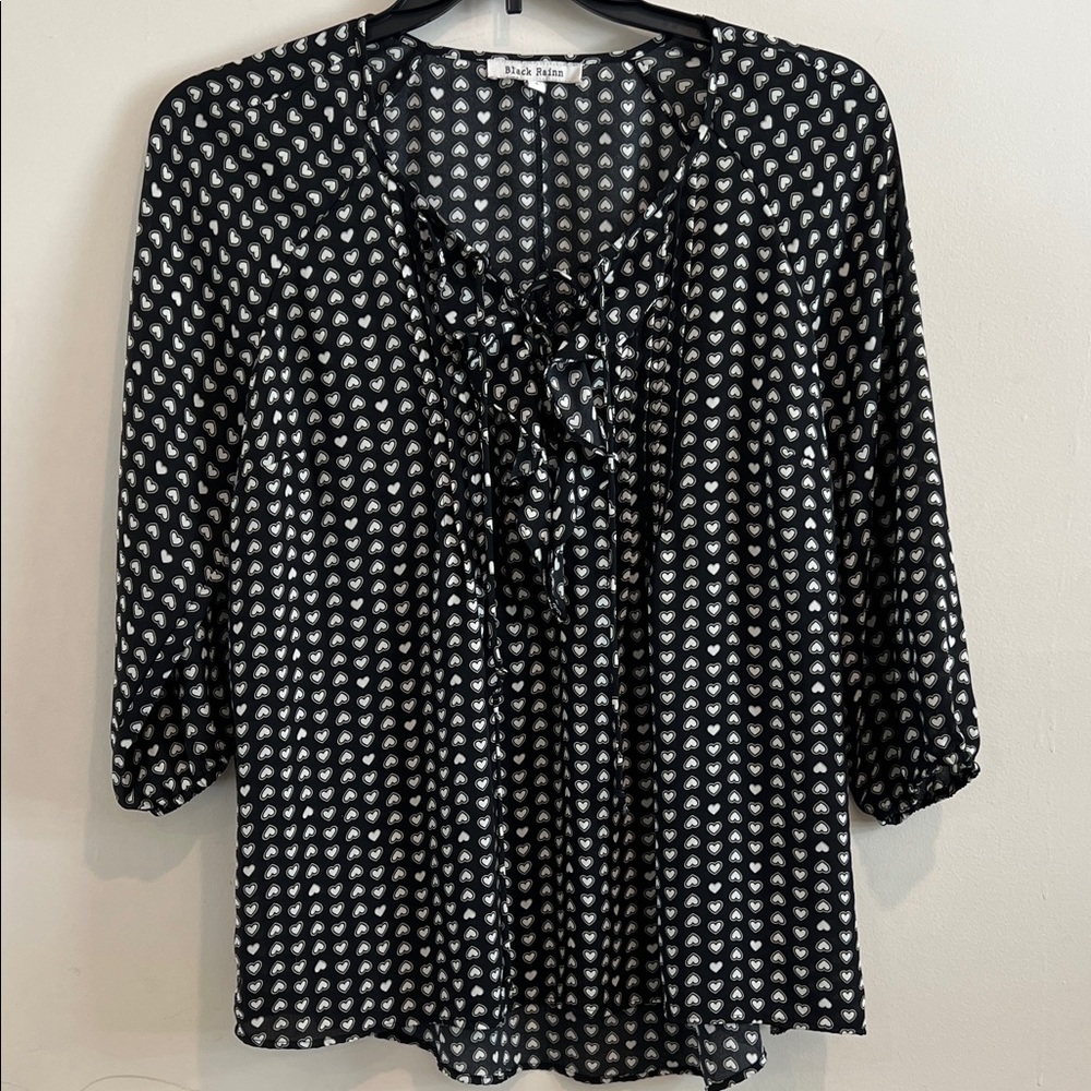 Black Rainn Black and White Heart Patterned Blouse Size L